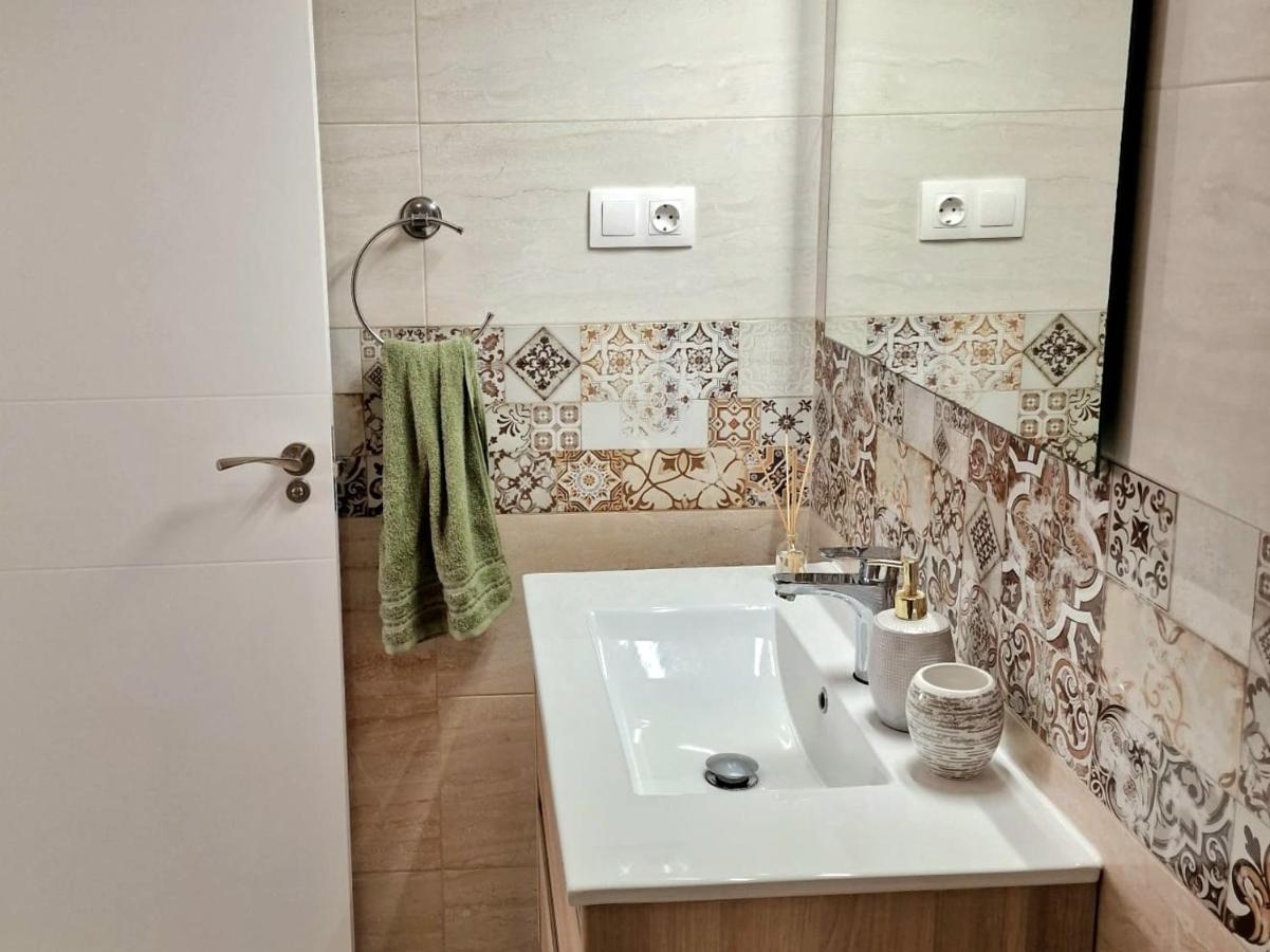 טורבייחה Cozy Apartment With Sea View מראה חיצוני תמונה